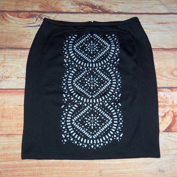 Worthington Black White Cut Out Skirt - Size 10 - Picture 2 of 7